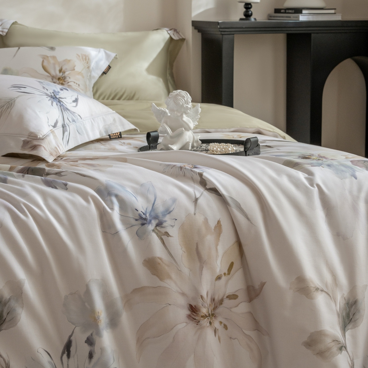 91家纺网 家纺一手货源 找家纺 莱豫家纺 2026新款长绒棉纯棉阿克苏数码印花四件套 雨后清风