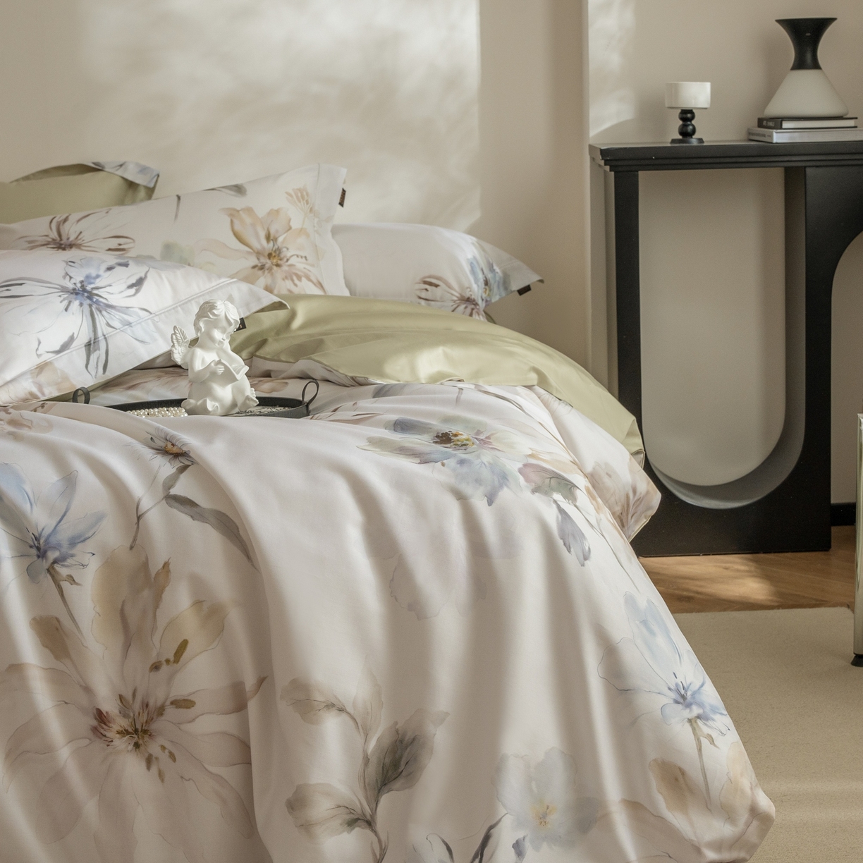 91家纺网 家纺一手货源 找家纺 莱豫家纺 2026新款长绒棉纯棉阿克苏数码印花四件套 雨后清风