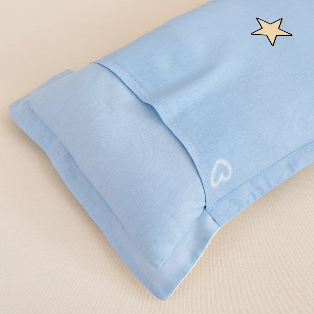 91家纺网 家纺一手货源 找家纺 芭伯妮2025AB版全棉幼儿园三件套儿童被子套件六件套 车车环游记