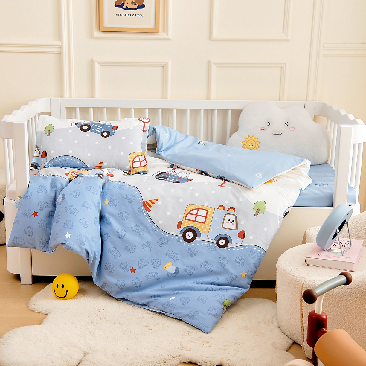 91家纺网 家纺一手货源 找家纺 芭伯妮2025AB版全棉幼儿园三件套儿童被子套件六件套 车车环游记