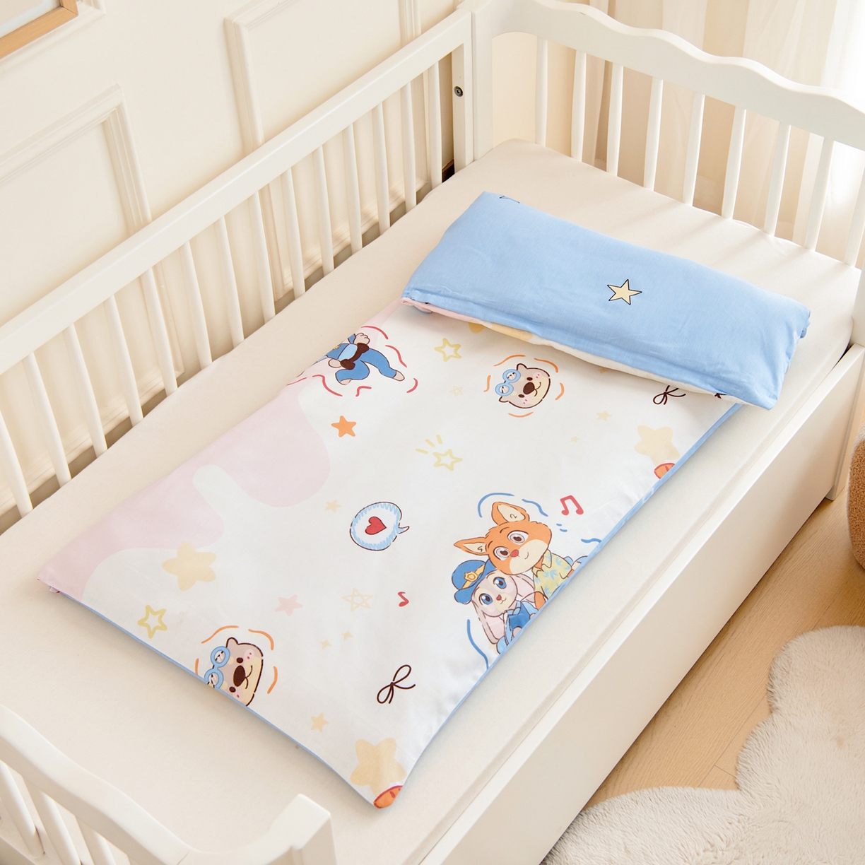 91家纺网 家纺一手货源 找家纺 芭伯妮2025AB版全棉幼儿园三件套儿童被子套件六件套 萌趣cp