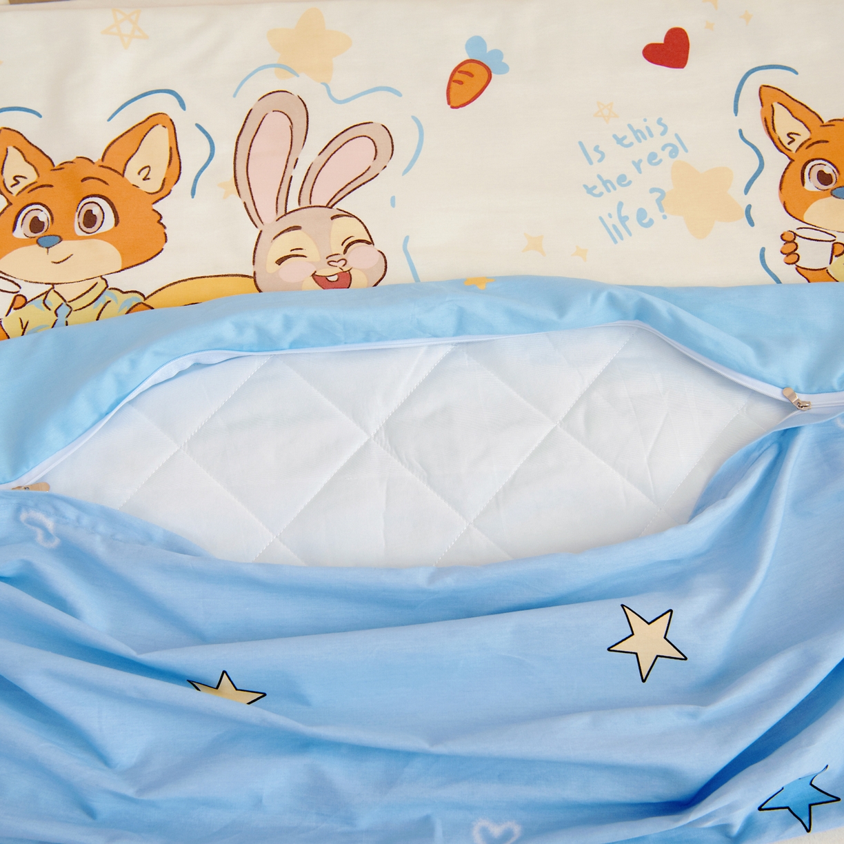 91家纺网 家纺一手货源 找家纺 芭伯妮2025AB版全棉幼儿园三件套儿童被子套件六件套 萌趣cp