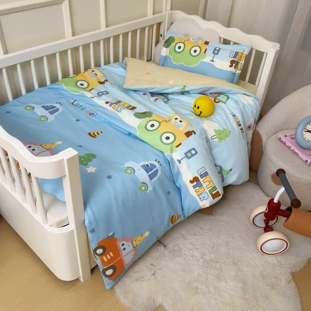 91家纺网 家纺一手货源 找家纺 芭伯妮 2026新款全棉AB版幼儿园三件套宝宝午睡被子六件套儿童被套多件套（第一批） 云朵小汽车
