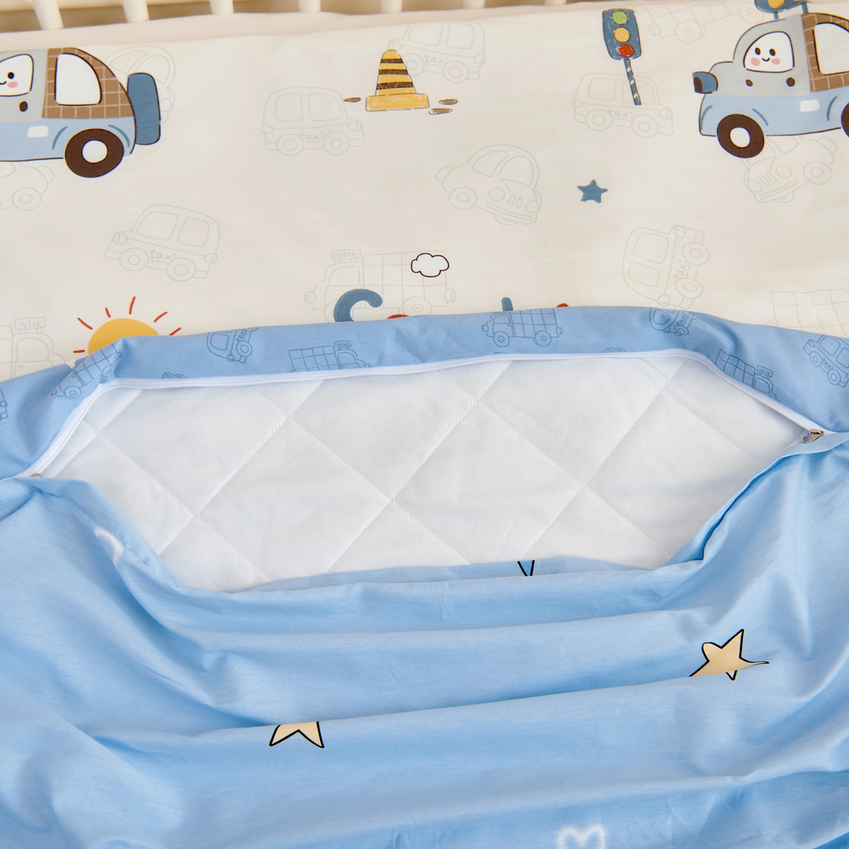 91家纺网 家纺一手货源 找家纺  芭伯妮 2026新款全棉AB版幼儿园三件套宝宝午睡被子六件套儿童被套多件套（第一批）车车环游记