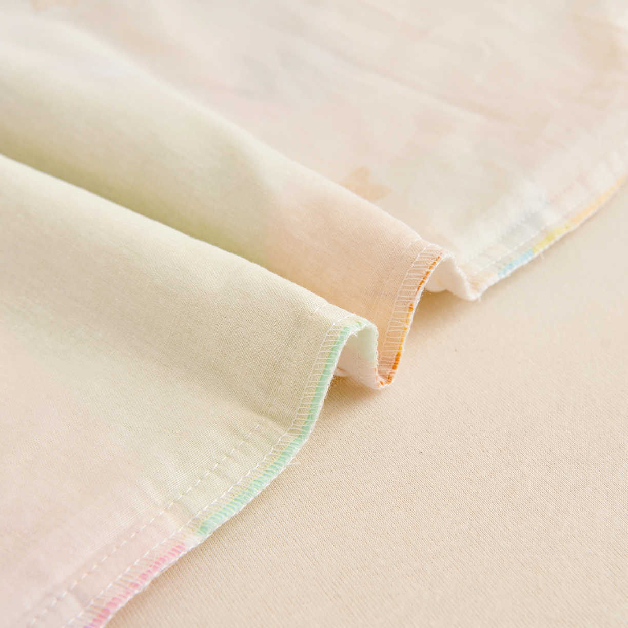 91家纺网 家纺一手货源 找家纺 芭伯妮 2026新款全棉AB版幼儿园三件套宝宝午睡被子六件套儿童被套多件套（第一批） 蜜糖晴天