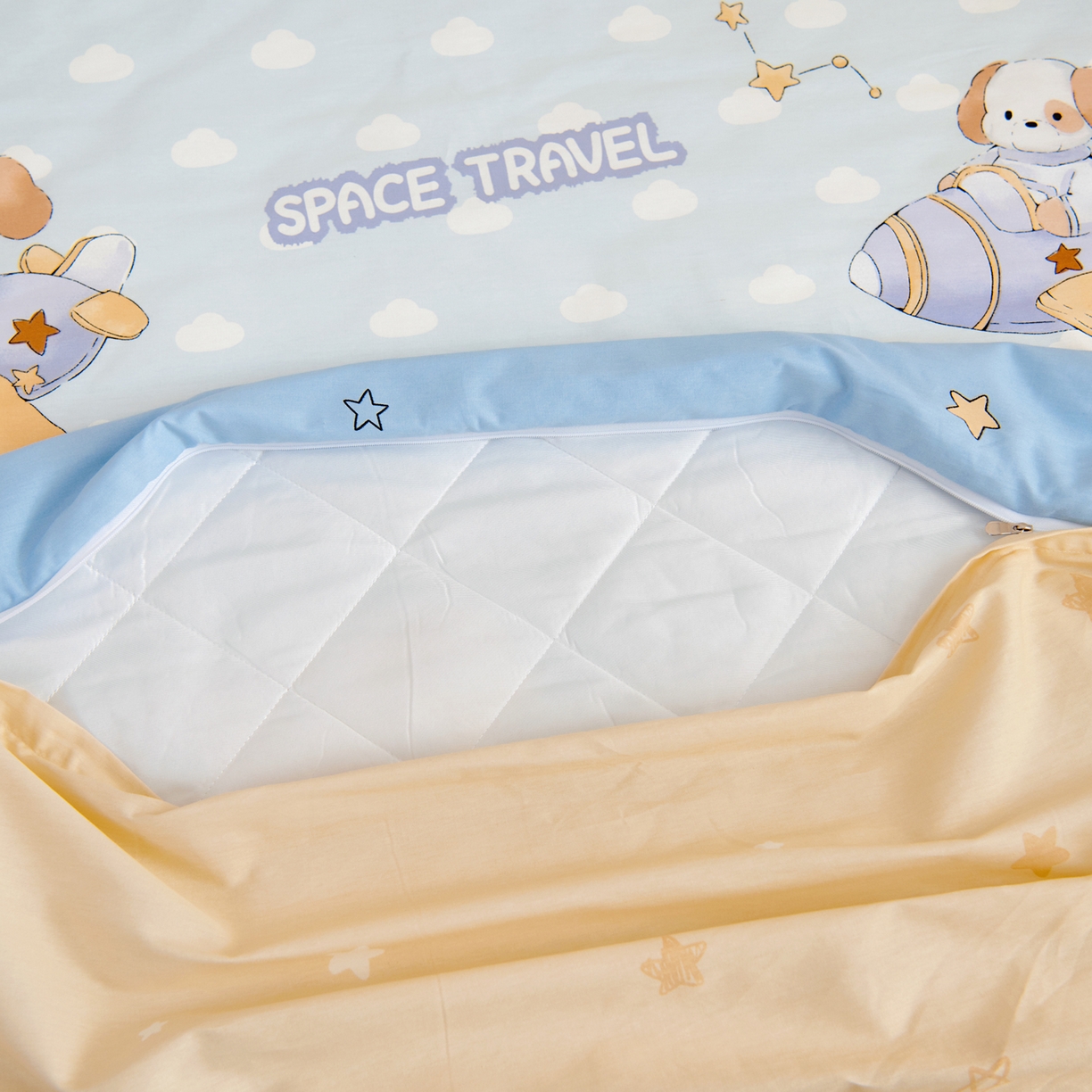 91家纺网 家纺一手货源 找家纺 芭伯妮 2026新款全棉AB版幼儿园三件套宝宝午睡被子六件套儿童被套多件套（第一批） 汪汪宇航记