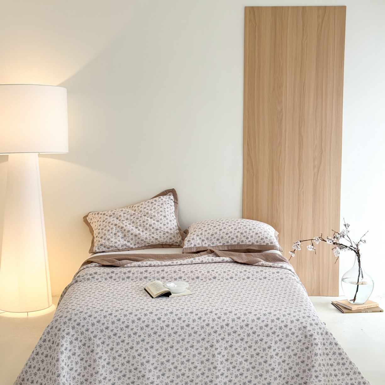 91家纺网 家纺一手货源 找家纺 床盖工厂店 2026新款双面可用莫代尔天丝填充80棉花床盖三件套 与花期-咖