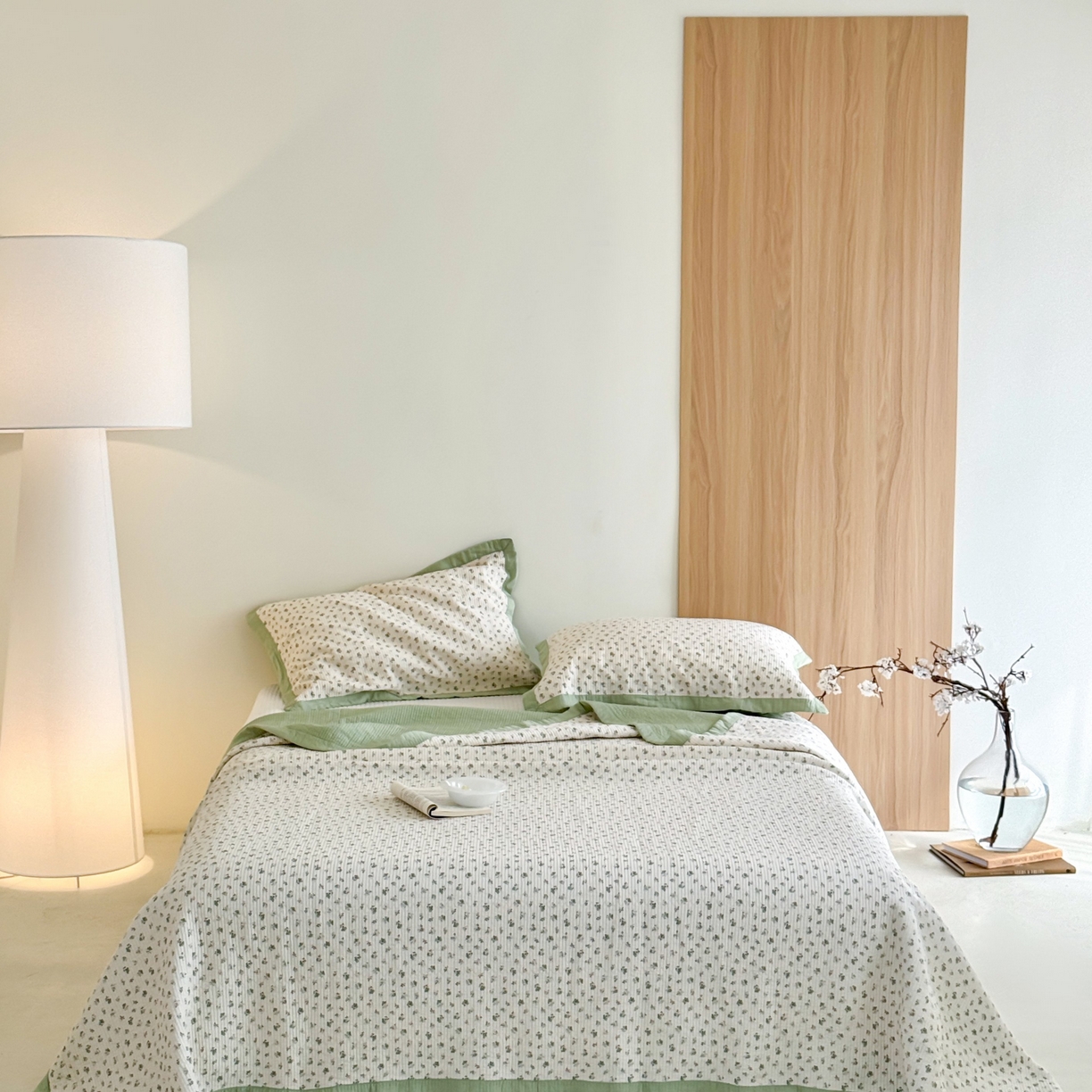 91家纺网 家纺一手货源 找家纺 床盖工厂店 2026新款双面可用莫代尔天丝填充80棉花床盖三件套 牧云-绿