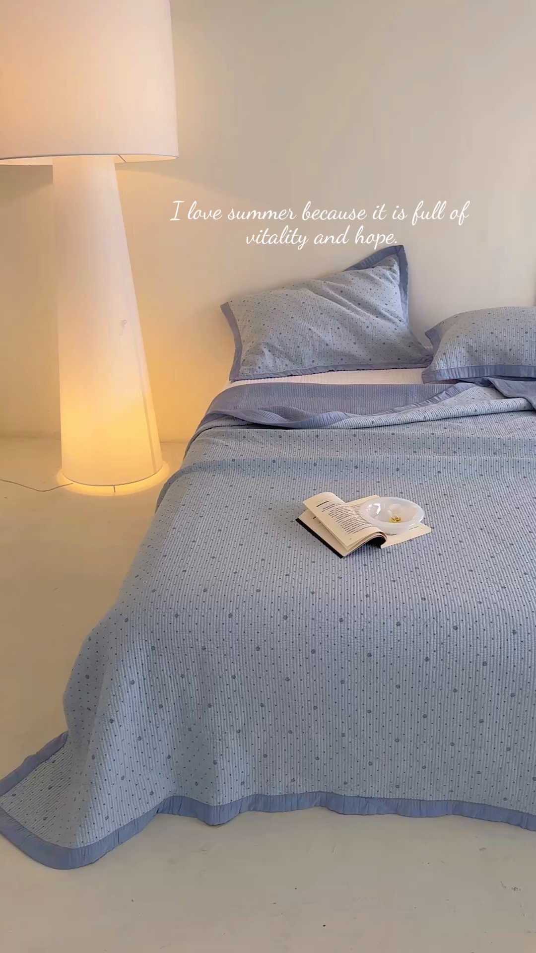 91家纺网 家纺一手货源 找家纺 床盖工厂店 2026新款双面可用莫代尔天丝填充80棉花床盖三件套 山茶花波点-兰