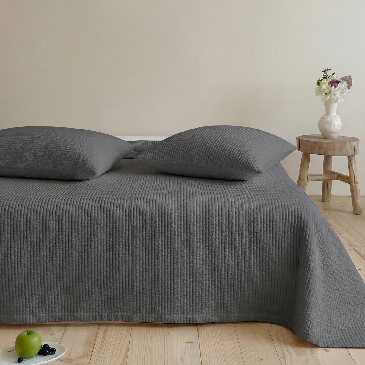 91家纺网 家纺一手货源 找家纺 上喜 2026春夏新款全棉纯棉直角边简约韩系砂洗床盖三件套 火山灰