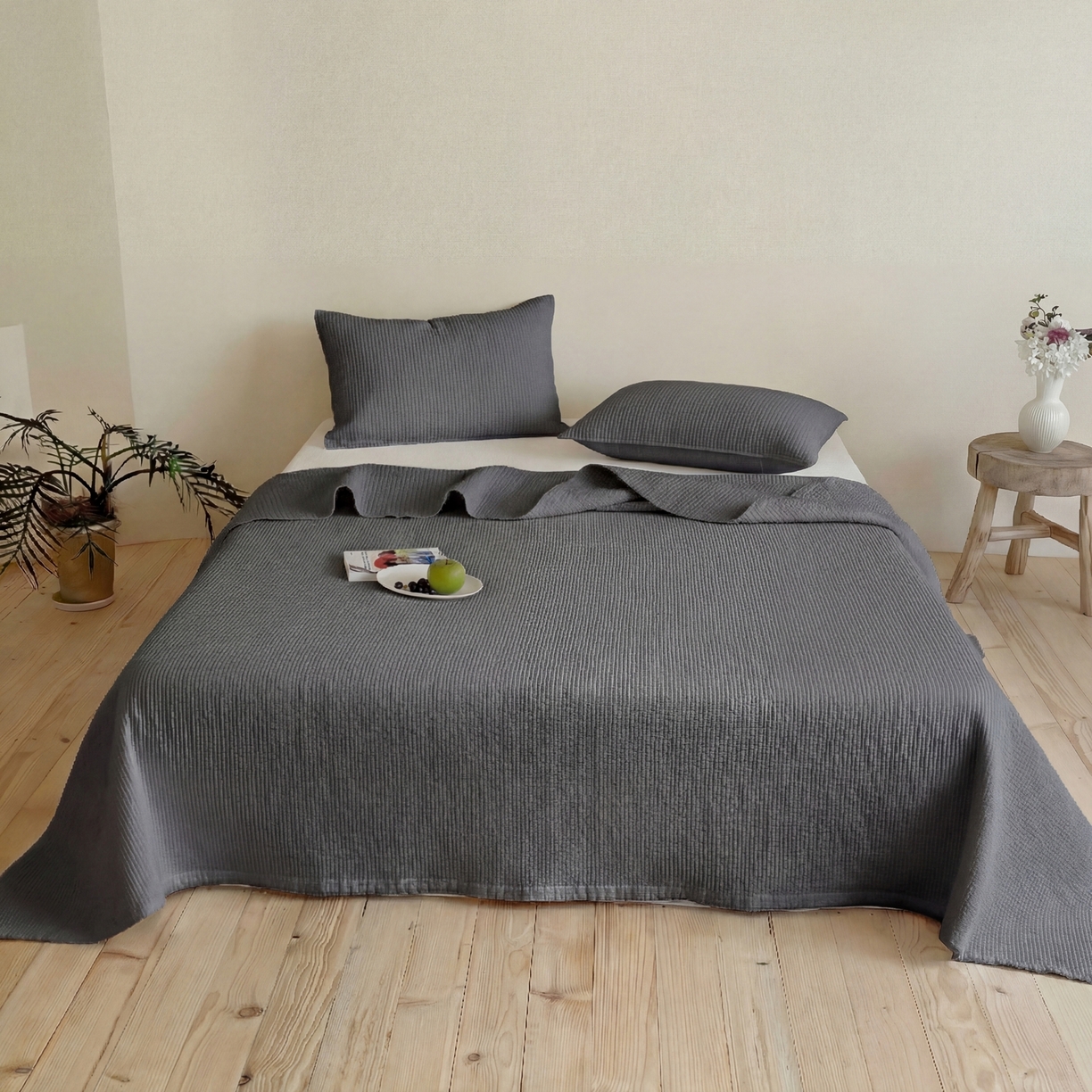 91家纺网 家纺一手货源 找家纺 上喜 2026春夏新款全棉纯棉直角边简约韩系砂洗床盖三件套 火山灰