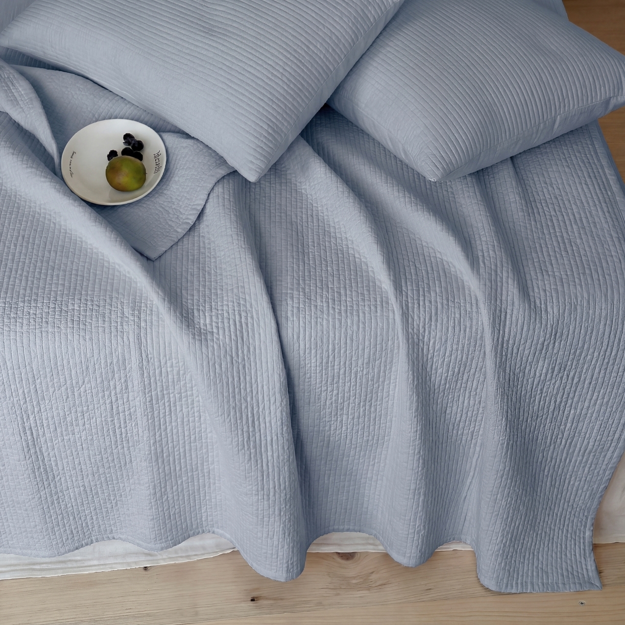 91家纺网 家纺一手货源 找家纺 上喜 2026春夏新款全棉纯棉直角边简约韩系砂洗床盖三件套 雾霾蓝