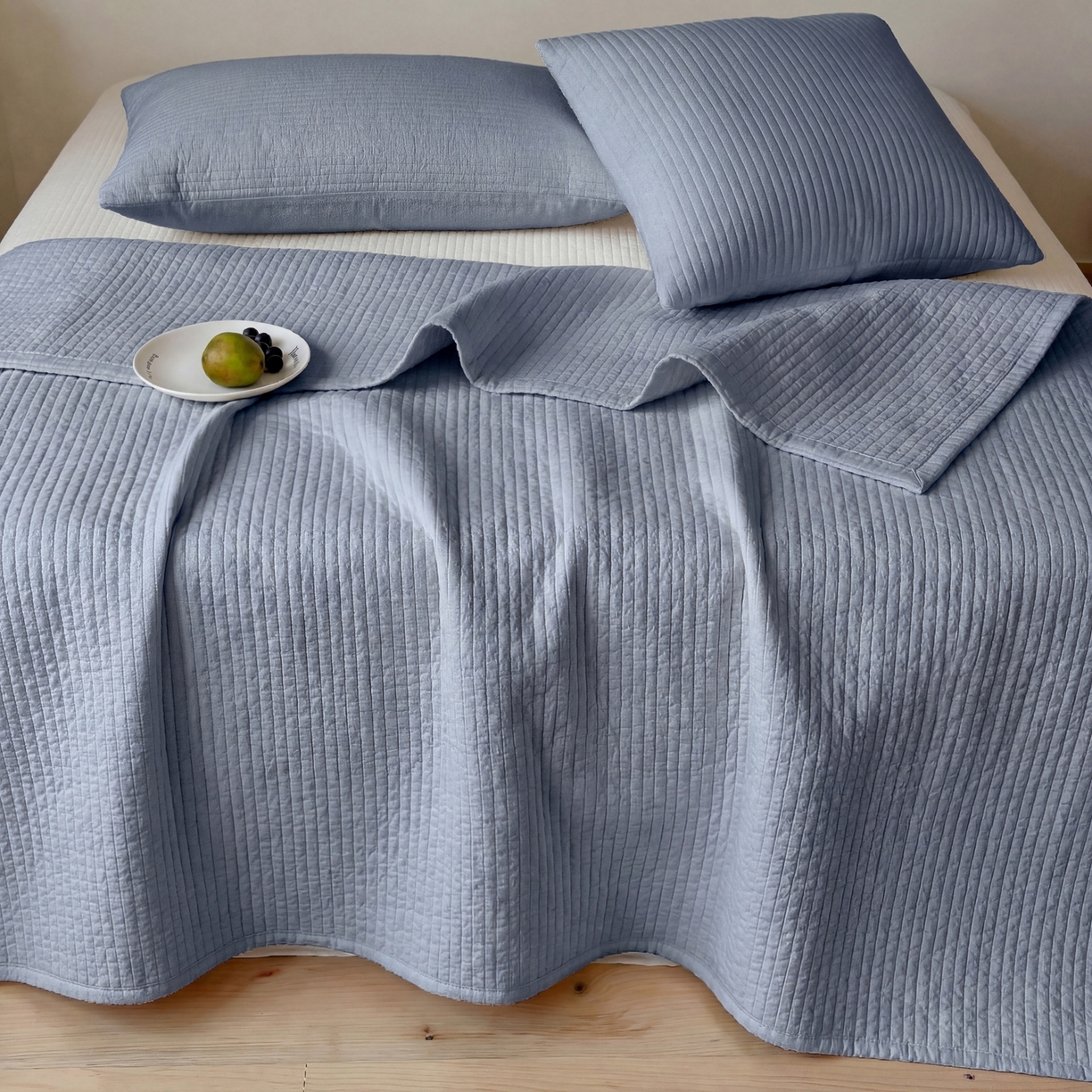 91家纺网 家纺一手货源 找家纺 上喜 2026春夏新款全棉纯棉直角边简约韩系砂洗床盖三件套 雾霾蓝