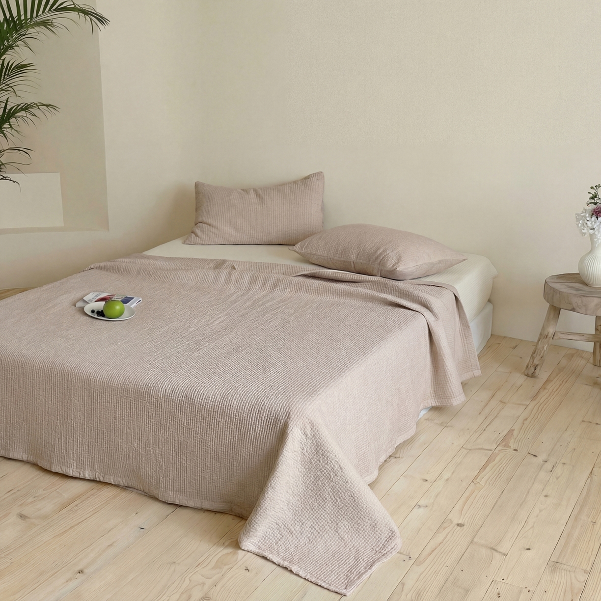 91家纺网 家纺一手货源 找家纺 上喜 2026春夏新款全棉纯棉直角边简约韩系砂洗床盖三件套 燕麦