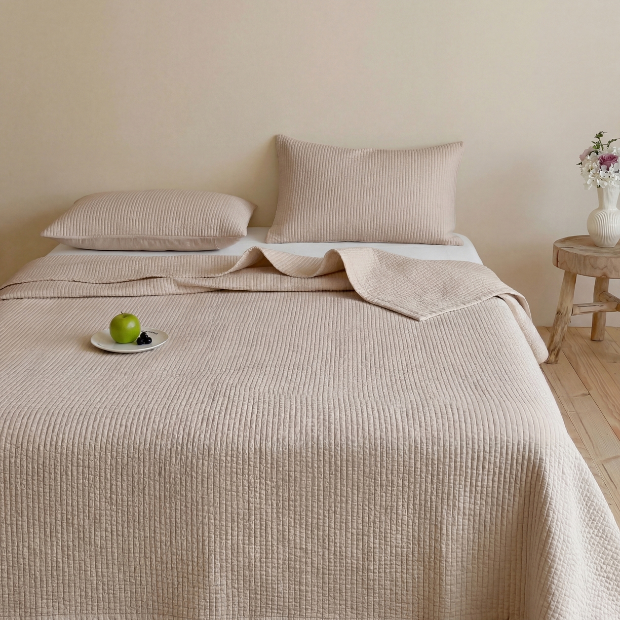 91家纺网 家纺一手货源 找家纺 上喜 2026春夏新款全棉纯棉直角边简约韩系砂洗床盖三件套 燕麦