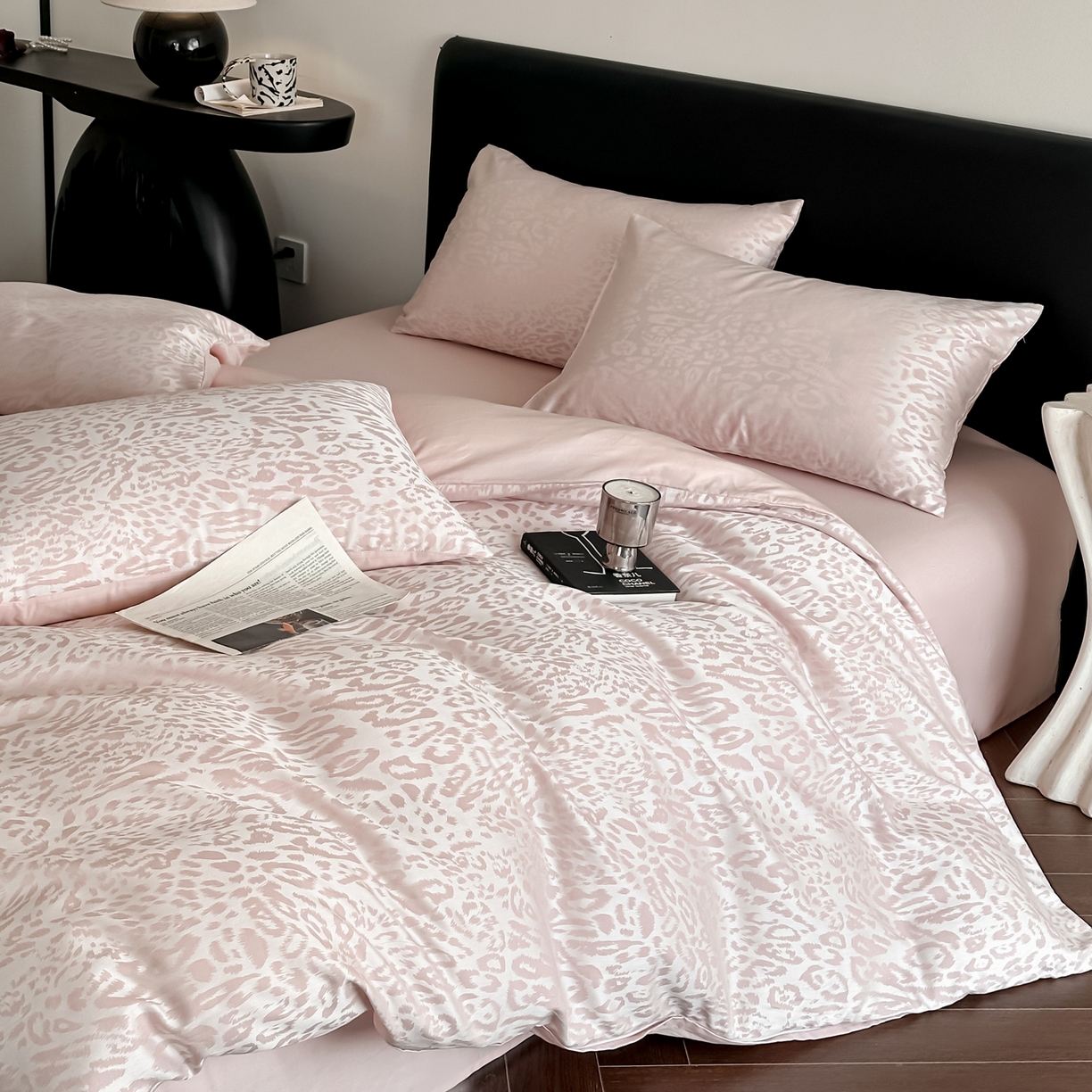 91家纺网 家纺一手货源 找家纺 莱登卡奴 2026新款A类50S天丝棉色织提花系列四件套 波斯蜜语-粉