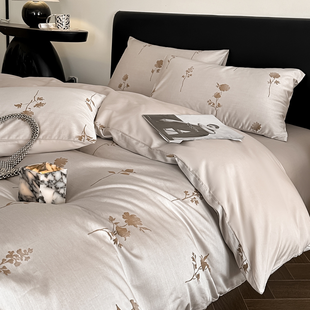 91家纺网 家纺一手货源 找家纺 莱登卡奴 2026新款A类50S天丝棉色织提花系列四件套 澄静之美-可可糖