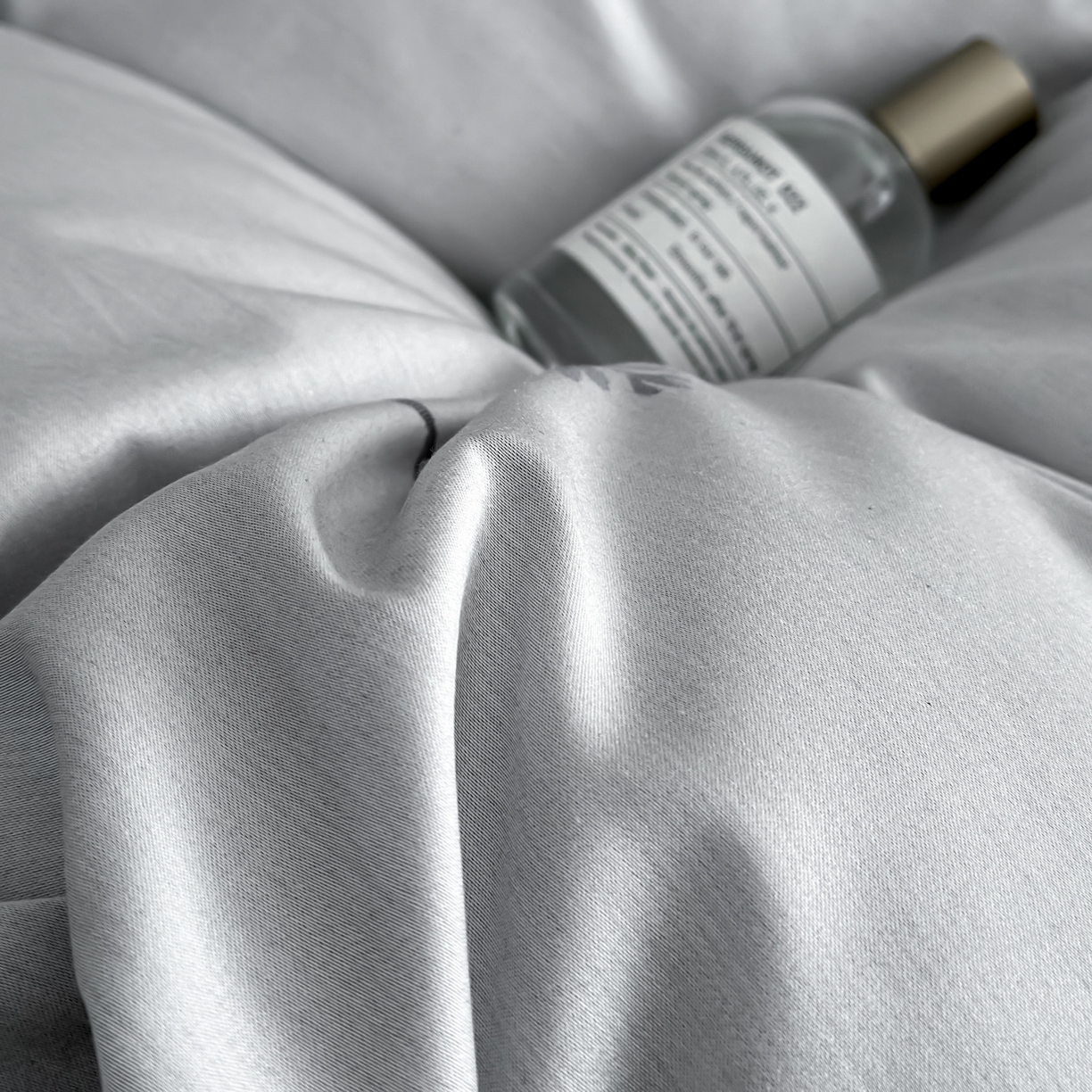 91家纺网 家纺一手货源 找家纺 莱登卡奴 2026新款A类50S天丝棉色织提花系列四件套 澄静之美-蓝