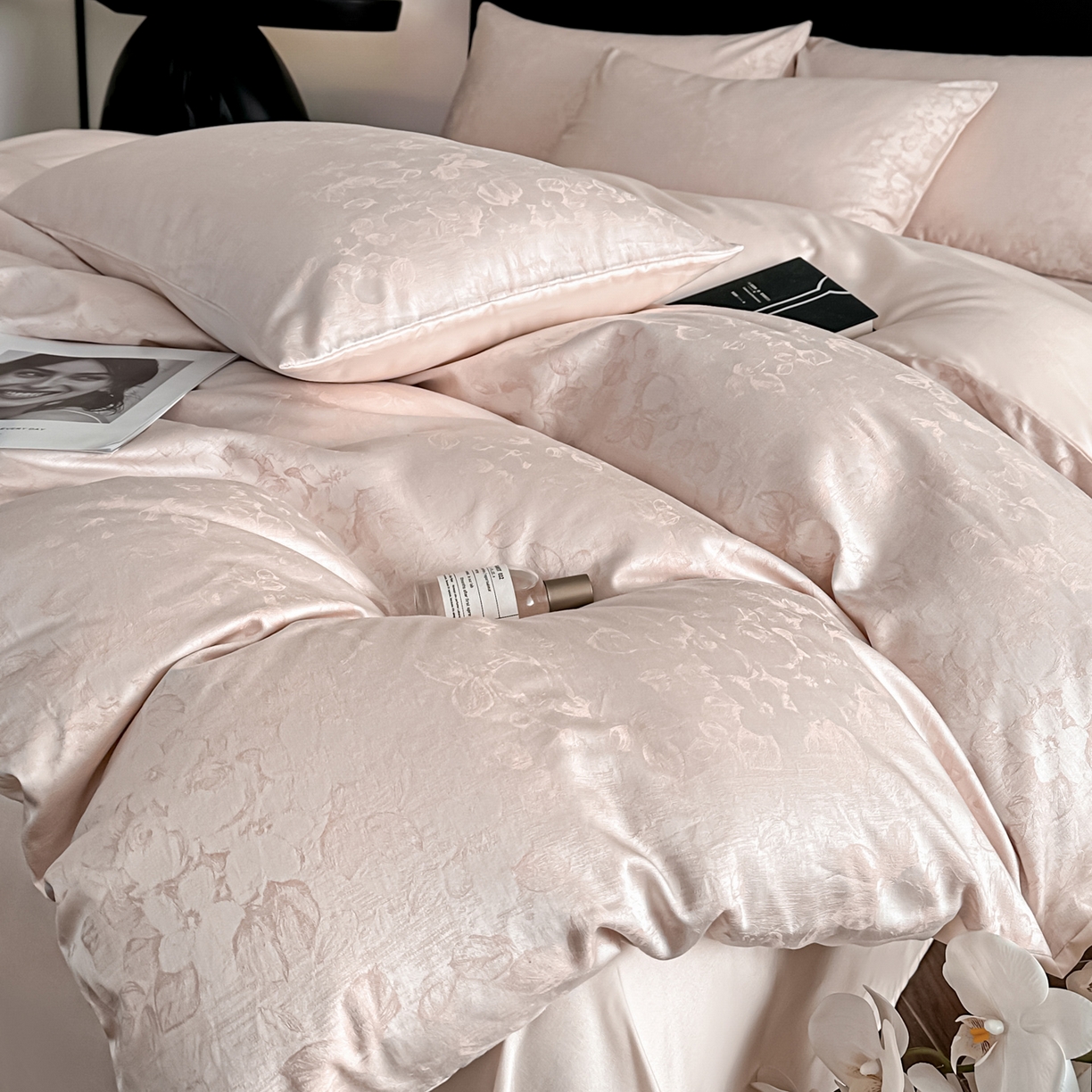 91家纺网 家纺一手货源 找家纺 莱登卡奴 2026新款A类50S天丝棉色织提花系列四件套 春日山茶