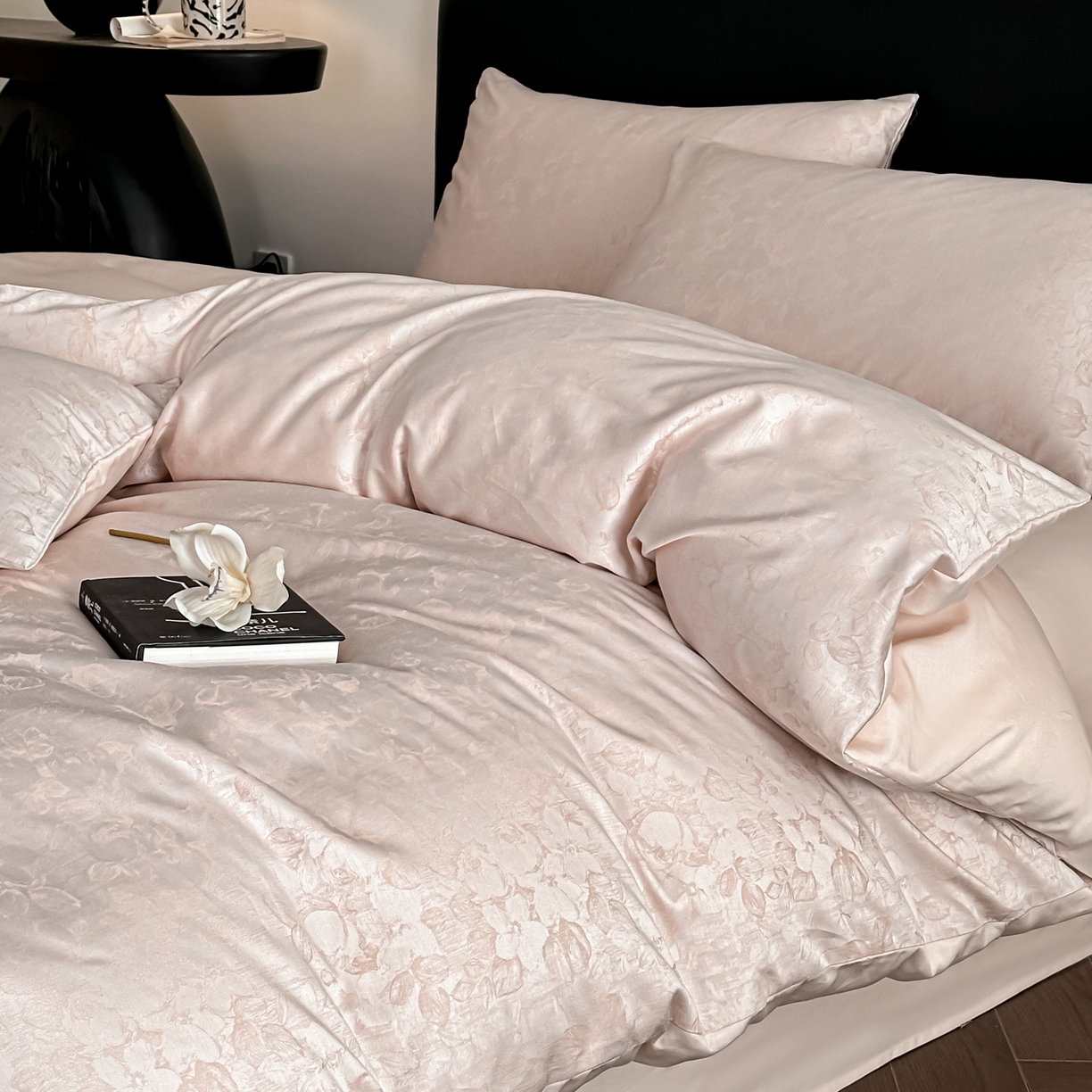 91家纺网 家纺一手货源 找家纺 莱登卡奴 2026新款A类50S天丝棉色织提花系列四件套 春日山茶