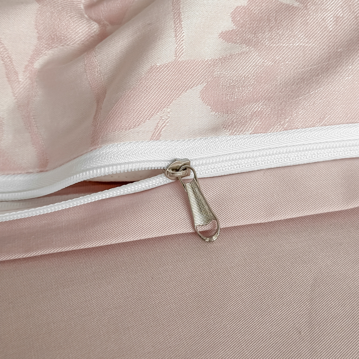 91家纺网 家纺一手货源 找家纺 莱登卡奴 2026新款A类50S天丝棉色织提花系列四件套 晚风逐梦