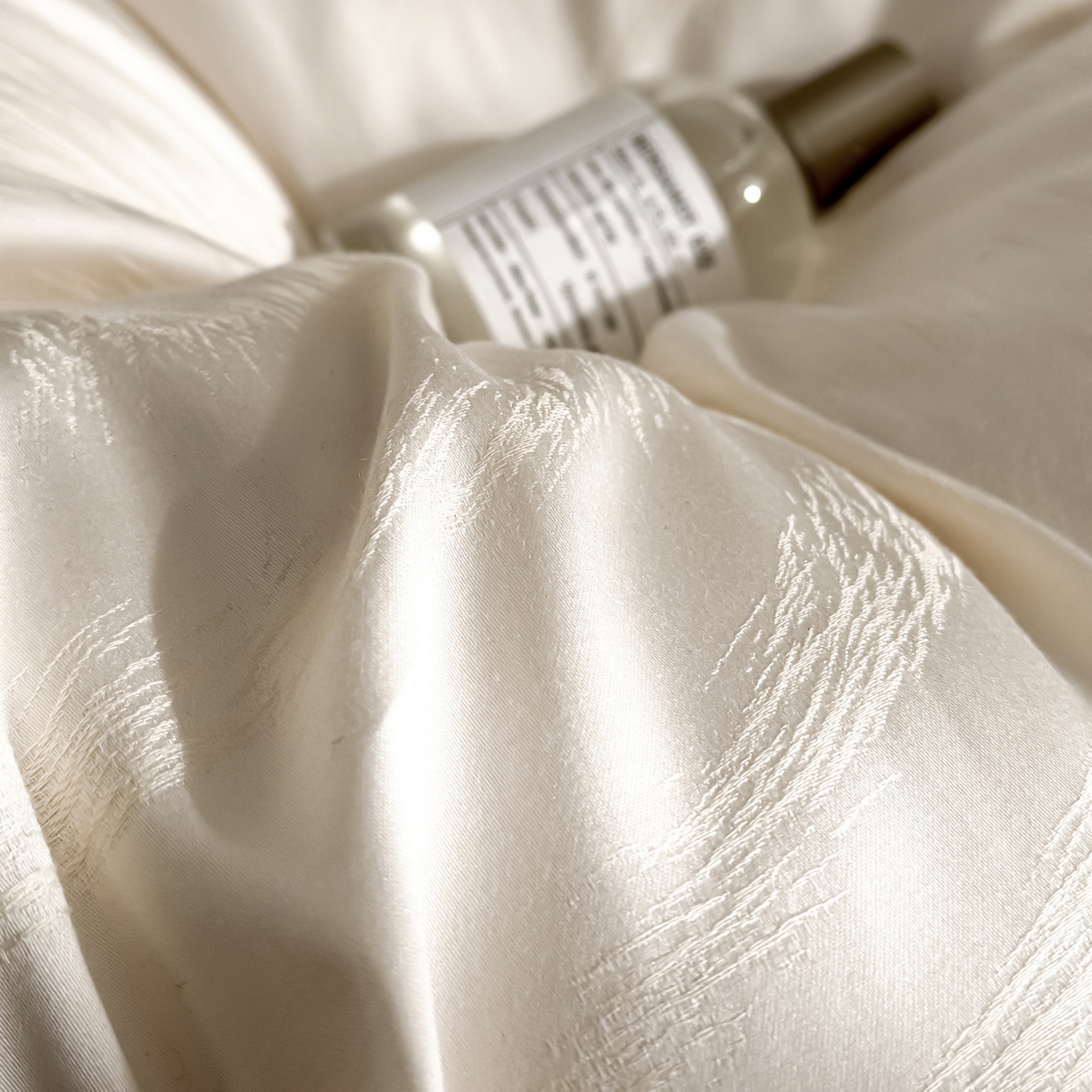 91家纺网 家纺一手货源 找家纺 莱登卡奴 2026新款A类50S天丝棉色织提花系列四件套 云栖处-米