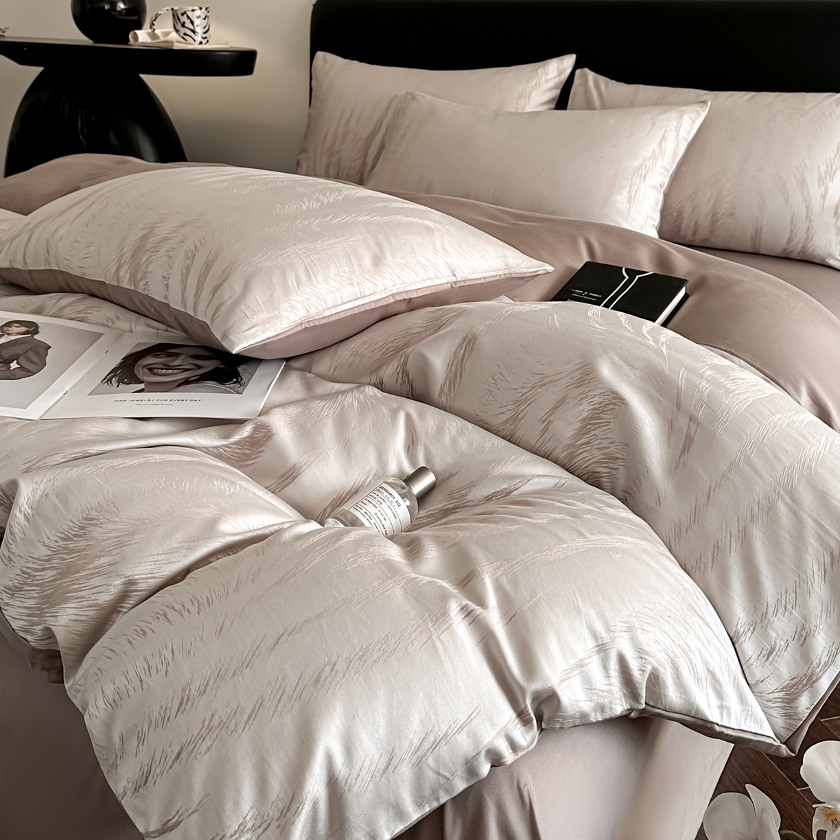 91家纺网 家纺一手货源 找家纺 莱登卡奴 2026新款A类50S天丝棉色织提花系列四件套 云栖处-浅咖