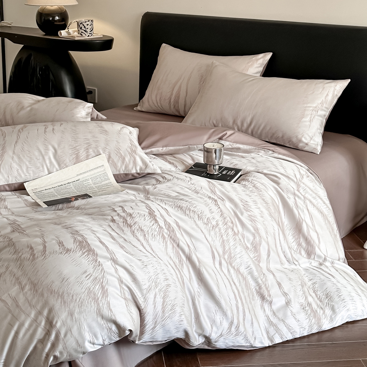 91家纺网 家纺一手货源 找家纺 莱登卡奴 2026新款A类50S天丝棉色织提花系列四件套 云栖处-浅咖