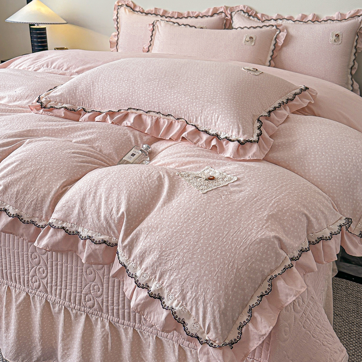 91家纺网 家纺一手货源 找家纺 （总）梓之赫 2026新款云感纱夹棉床盖四件套-小美满