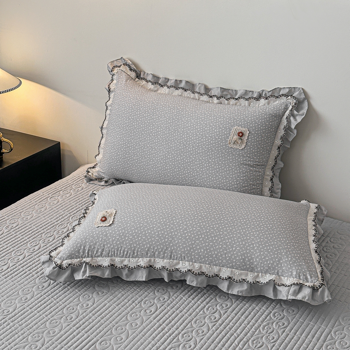 91家纺网 家纺一手货源 找家纺 梓之赫 2026新款云感纱夹棉床盖四件套-小美满 小美满-迷雾灰