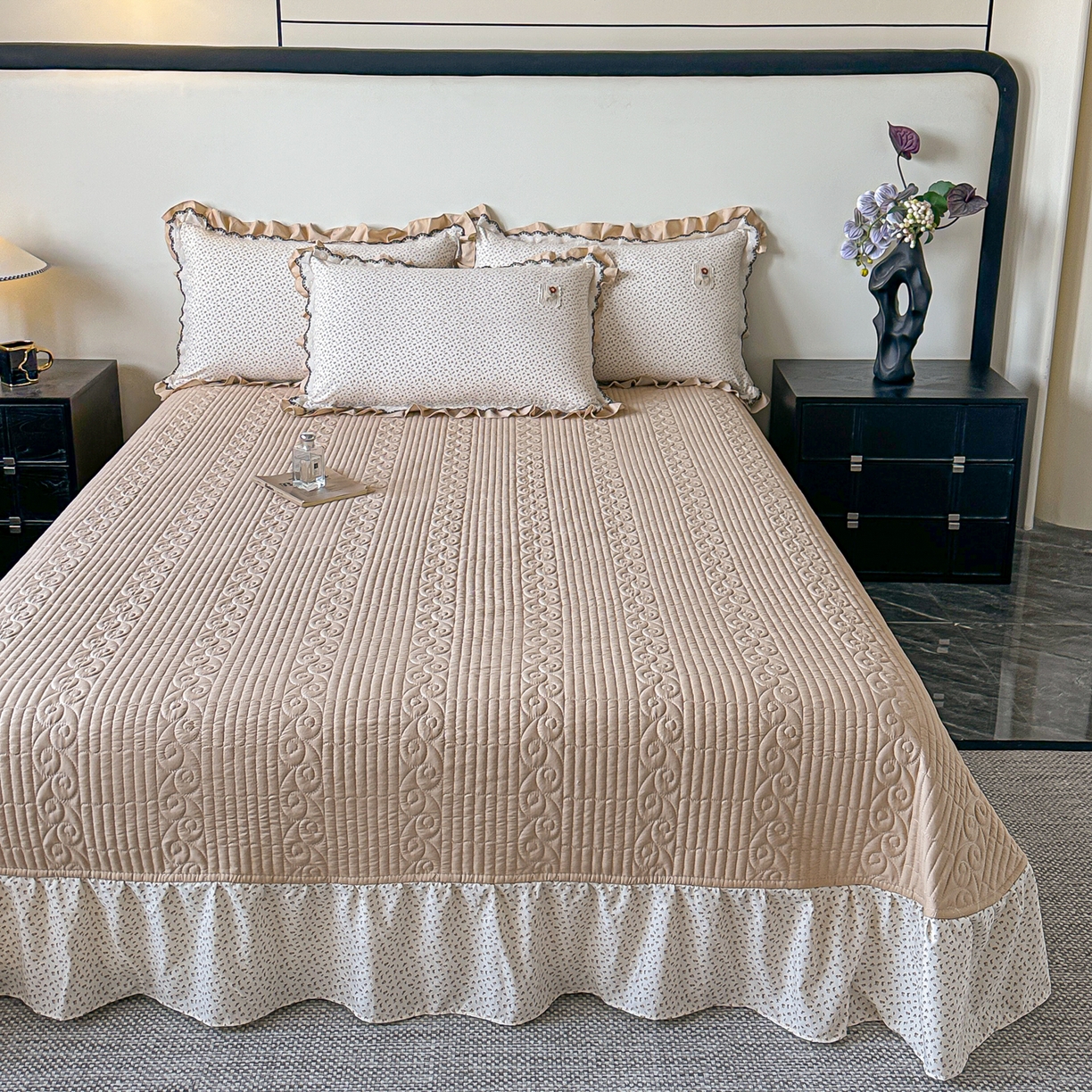 91家纺网 家纺一手货源 找家纺 梓之赫 2026新款云感纱夹棉床盖四件套-小美满 小美满-摩卡棕