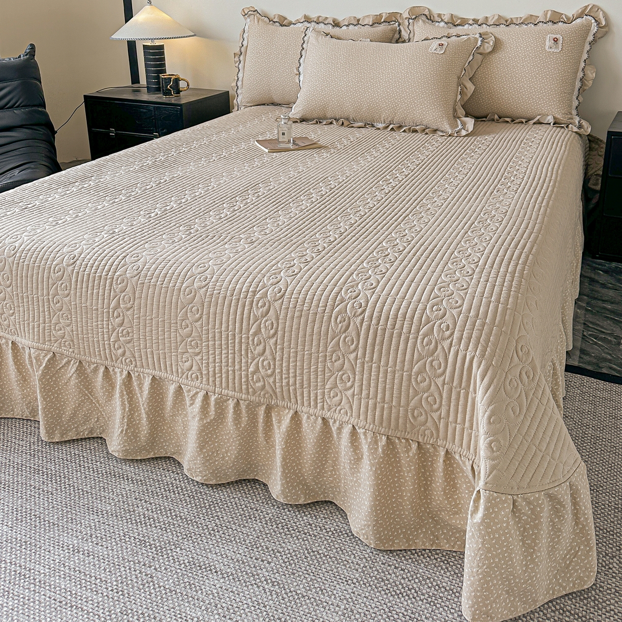 91家纺网 家纺一手货源 找家纺 梓之赫 2026新款云感纱夹棉床盖四件套-小美满 小美满-可可棕