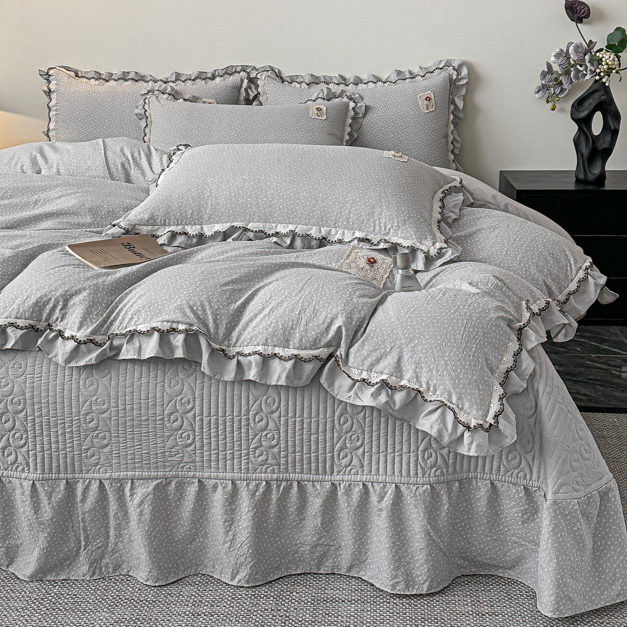 91家纺网 家纺一手货源 找家纺 梓之赫 2026新款云感纱夹棉床盖四件套-小美满 小美满-迷雾灰