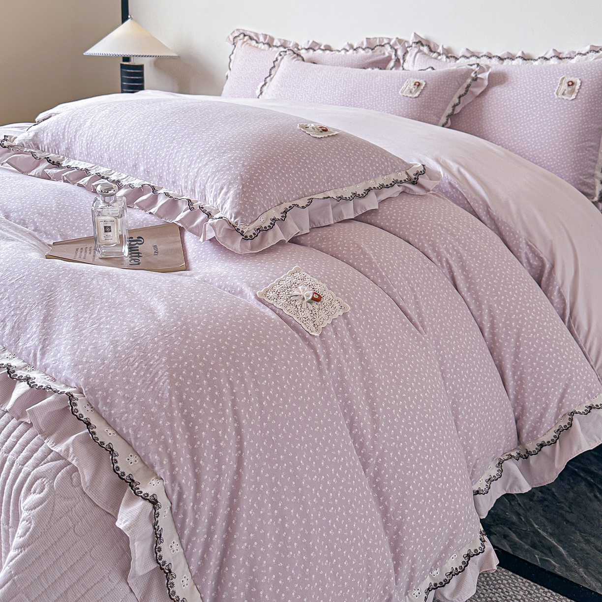 91家纺网 家纺一手货源 找家纺 梓之赫 2026新款云感纱夹棉床盖四件套-小美满 小美满-蜜合紫