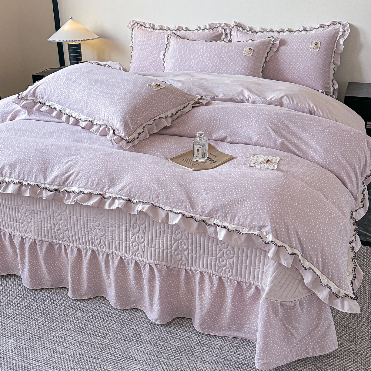 91家纺网 家纺一手货源 找家纺 梓之赫 2026新款云感纱夹棉床盖四件套-小美满 小美满-蜜合紫