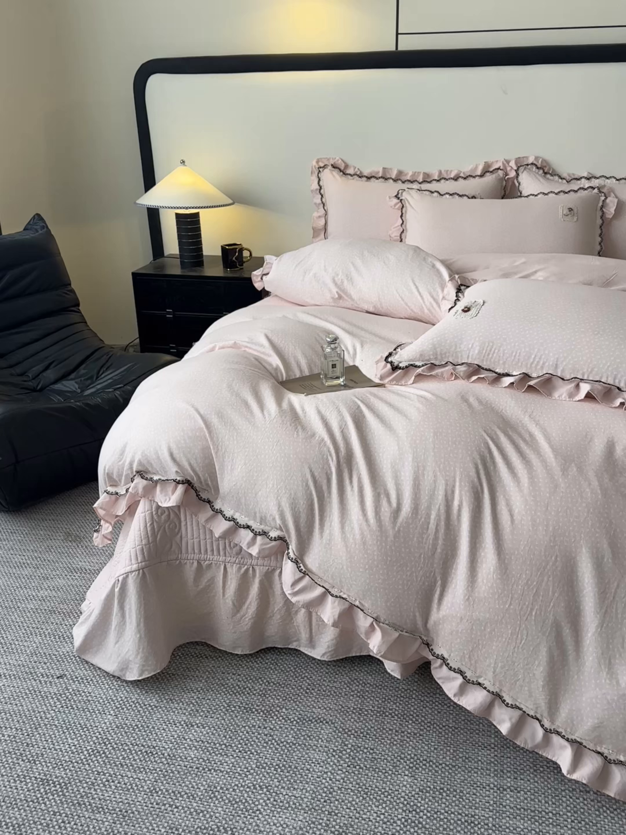 91家纺网 家纺一手货源 找家纺 梓之赫 2026新款云感纱夹棉床盖四件套-小美满 小美满-奶油粉