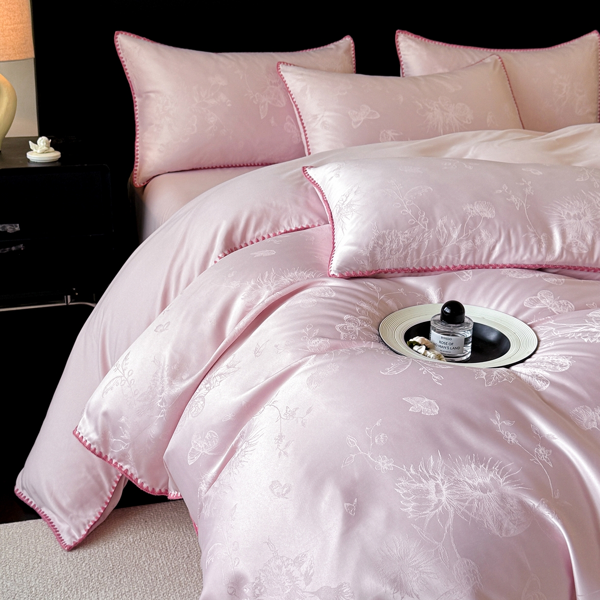 91家纺网 家纺一手货源 找家纺 置顶家纺 2026新款亲肤提花贝壳边四件套-初柠 初柠-浅豆沙