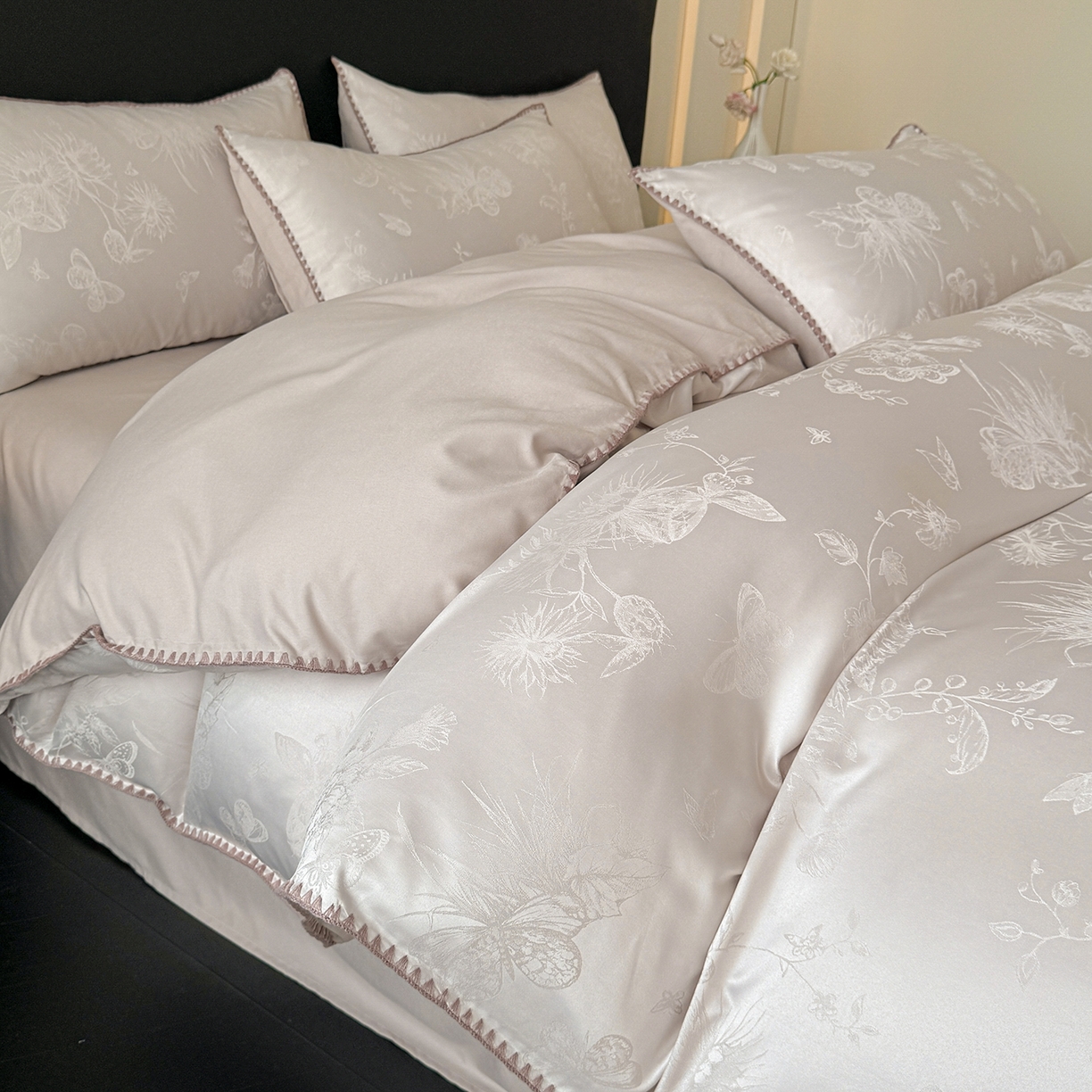 91家纺网 家纺一手货源 找家纺 置顶家纺 2026新款亲肤提花贝壳边四件套-初柠 初柠-奶咖