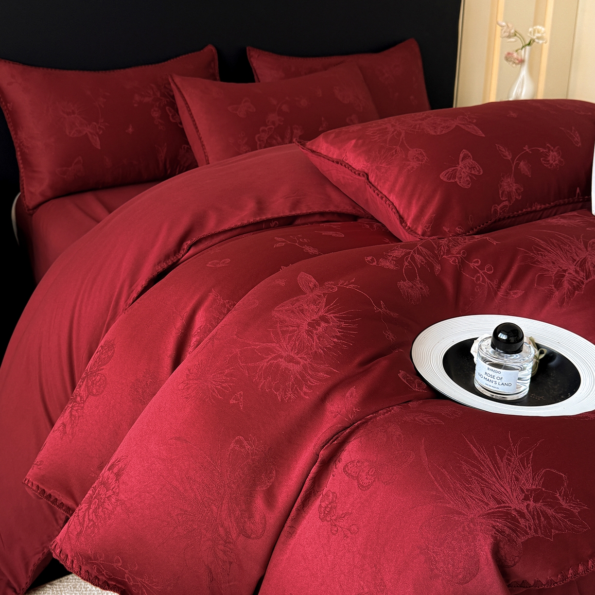 91家纺网 家纺一手货源 找家纺 置顶家纺 2026新款亲肤提花贝壳边四件套-初柠 初柠-红