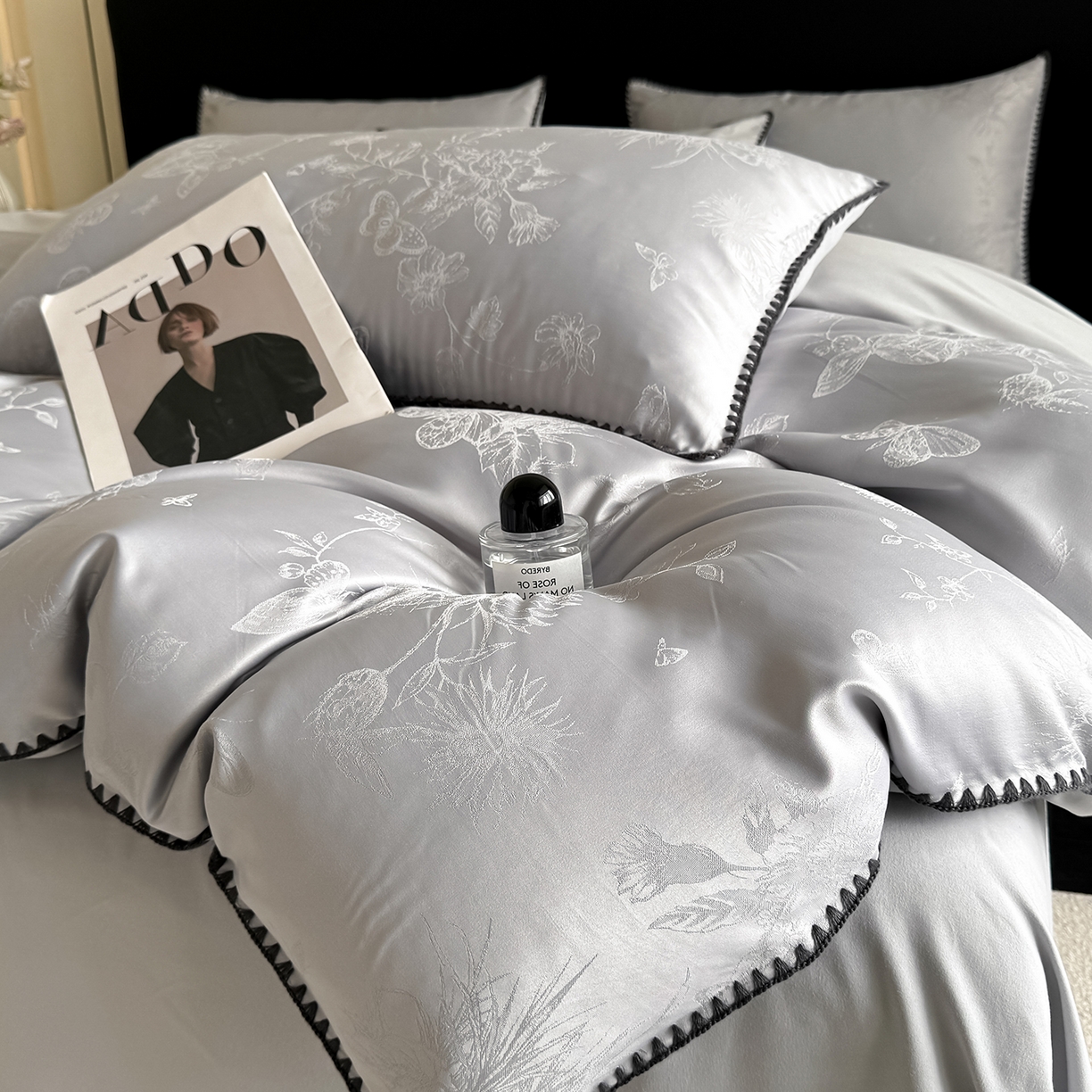 91家纺网 家纺一手货源 找家纺 置顶家纺 2026新款亲肤提花贝壳边四件套-初柠 初柠-灰色