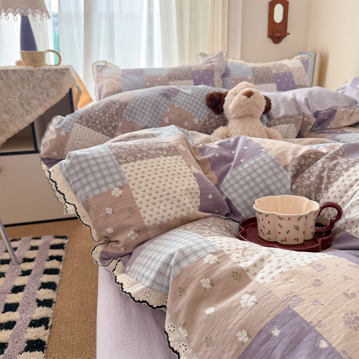 91家纺网 家纺一手货源 找家纺 艾特你 2026新款针织提花双层纱全棉纯棉蕾丝花边四件套 花田紫