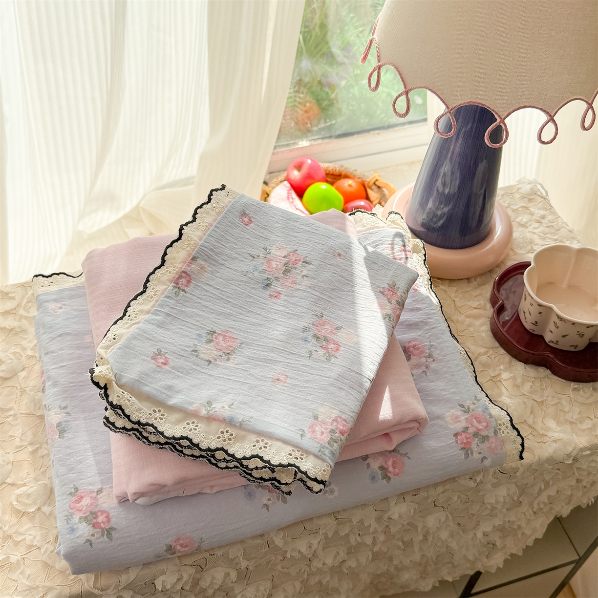 艾特你 2026新款针织提花双层纱全棉纯棉蕾丝花边四件套 蓝萱