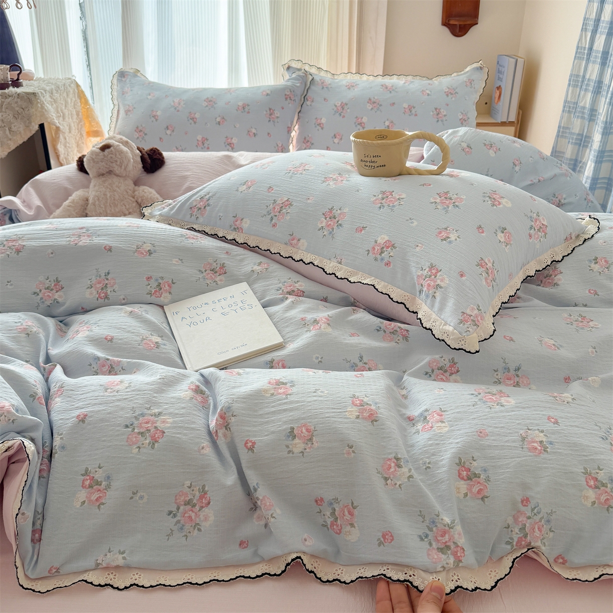 91家纺网 家纺一手货源 找家纺 艾特你 2026新款针织提花双层纱全棉纯棉蕾丝花边四件套 蓝萱