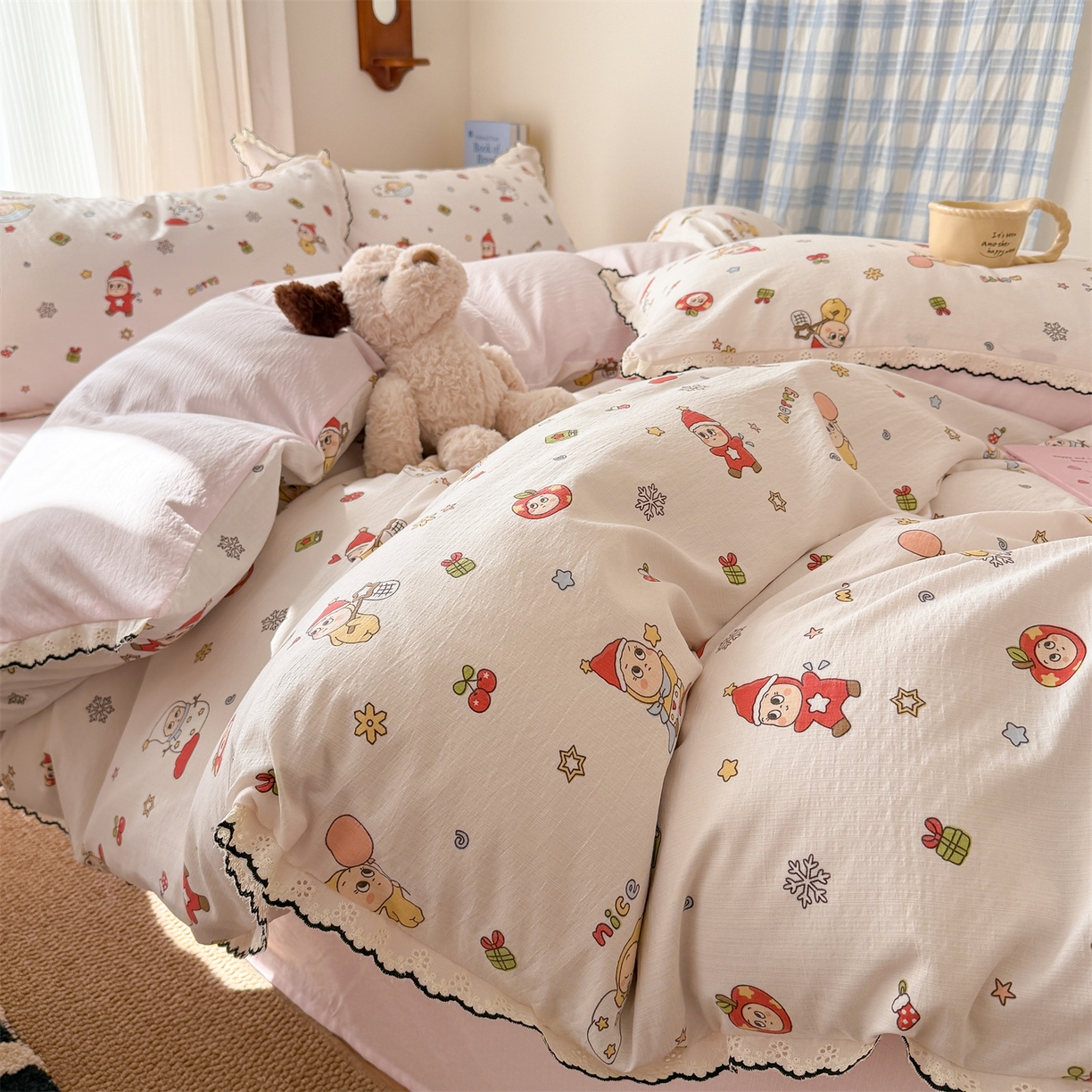 91家纺网 家纺一手货源 找家纺 艾特你 2026新款针织提花双层纱全棉纯棉蕾丝花边四件套 苹果星人