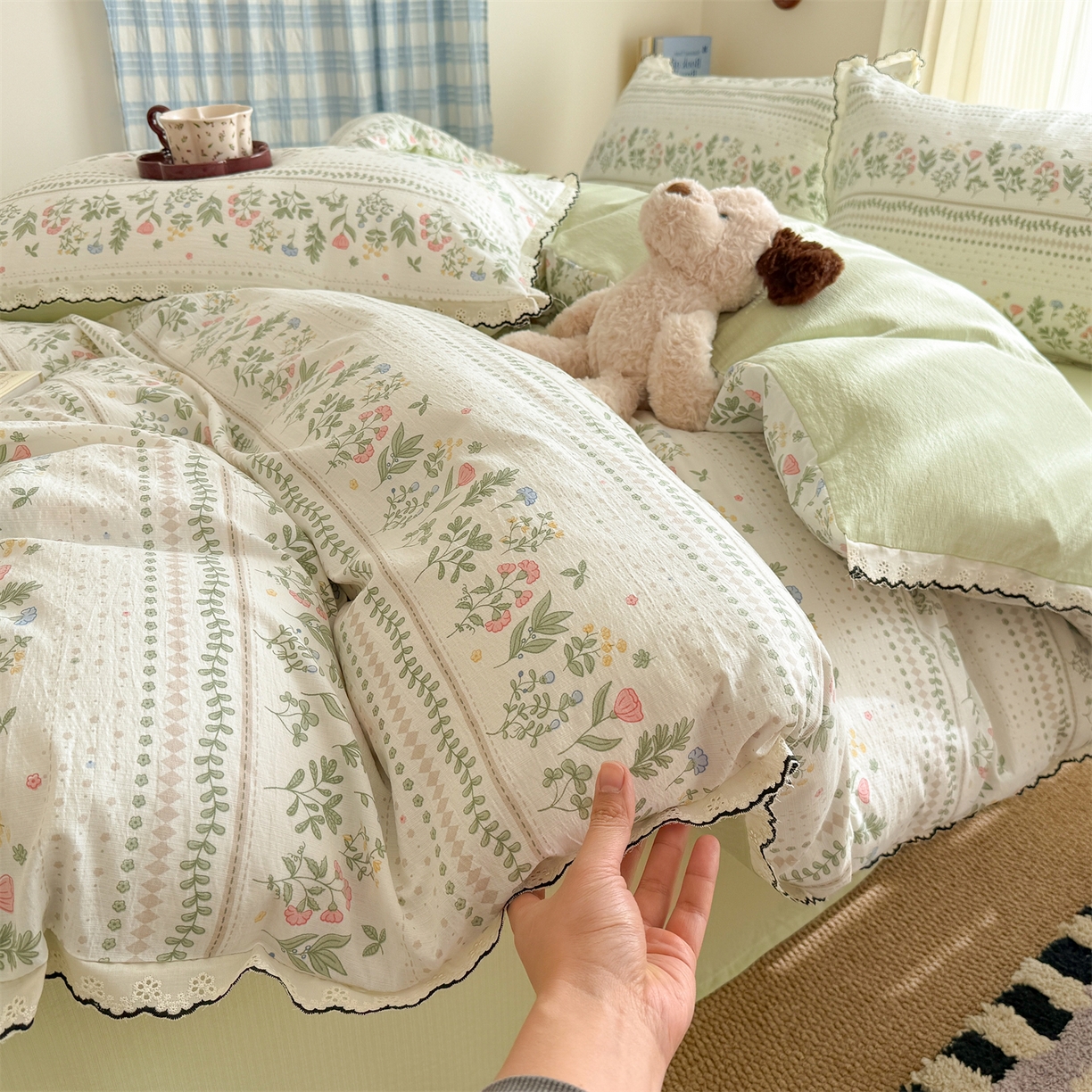 91家纺网 家纺一手货源 找家纺 艾特你 2026新款针织提花双层纱全棉纯棉蕾丝花边四件套 藤蔓