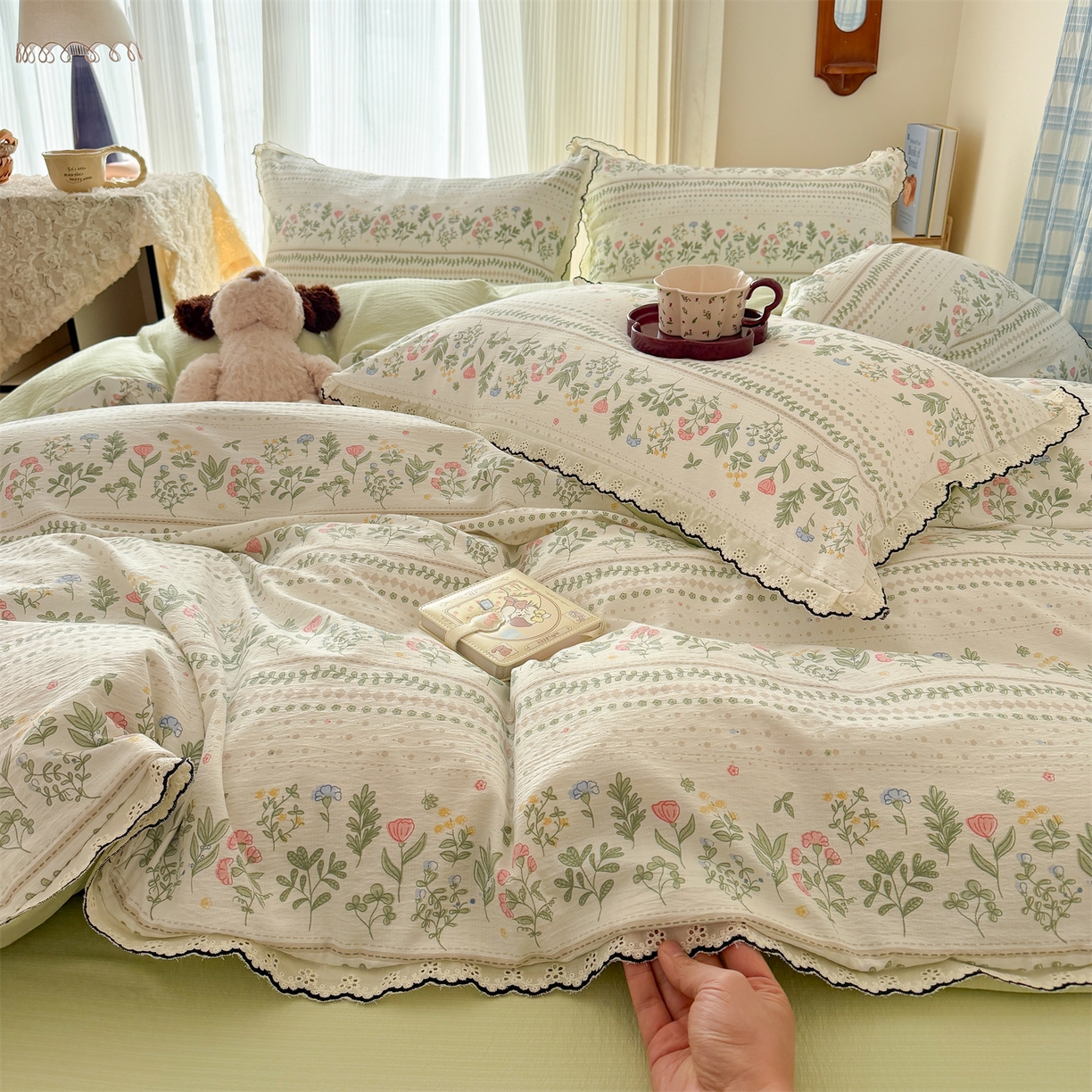 91家纺网 家纺一手货源 找家纺 艾特你 2026新款针织提花双层纱全棉纯棉蕾丝花边四件套 藤蔓