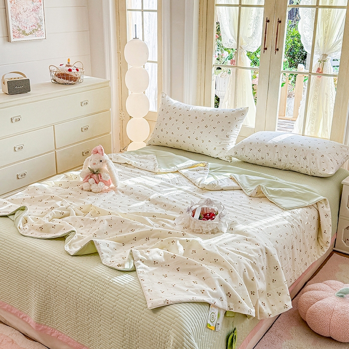 91家纺网 家纺一手货源 找家纺 木楌家居 2026新款全棉纱布云感冰冰被床盖四件套系列 时光里