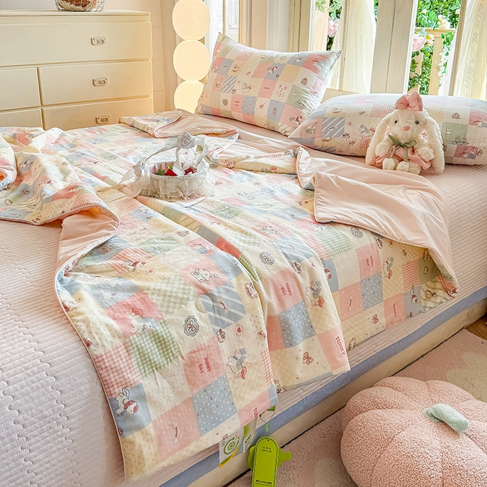 91家纺网 家纺一手货源 找家纺 木楌家居 2026新款全棉纱布云感冰冰被床盖四件套系列 阳光小马