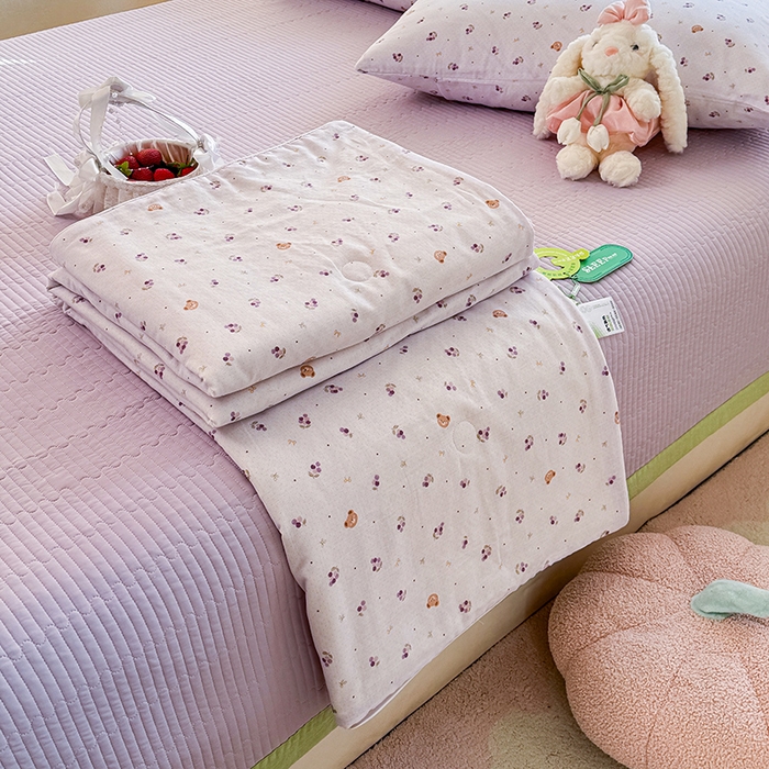 91家纺网 家纺一手货源 找家纺 木楌家居 2026新款全棉纱布云感冰冰被床盖四件套系列 樱桃熊
