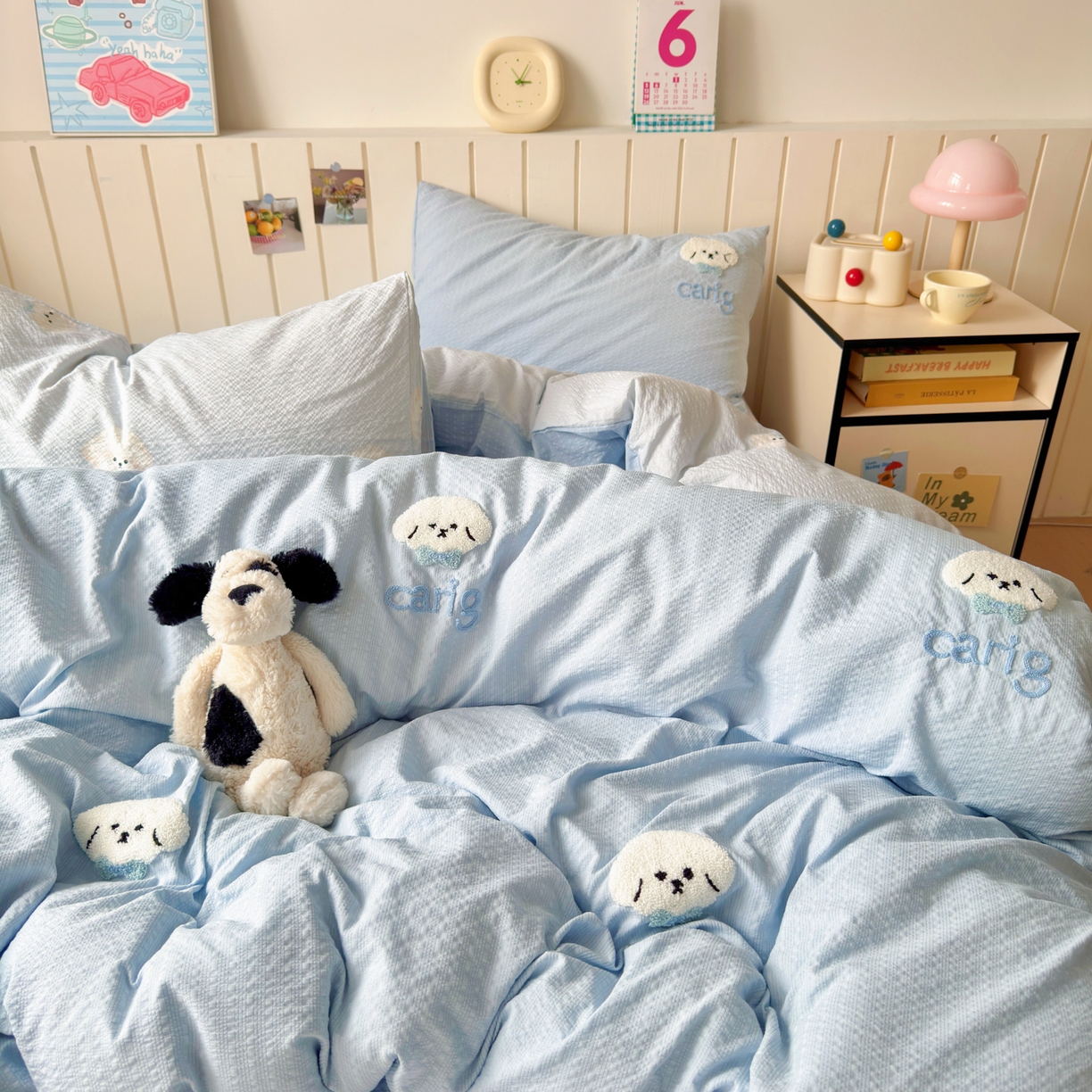 91家纺网 家纺一手货源 找家纺 橙意 2026新款高克重A类泡芙纱毛巾绣四件套 萌萌小狗-蓝